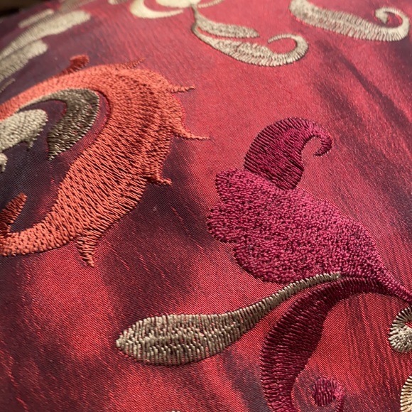 Red, gold, sage and sienna silk tassel pillow - Picture 5 of 10